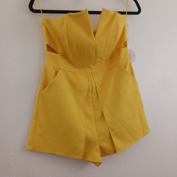 Luxxel Pants - Luxxel Boutique Bustier Cut Out Romper Yellow NEW With Tags Size Medium